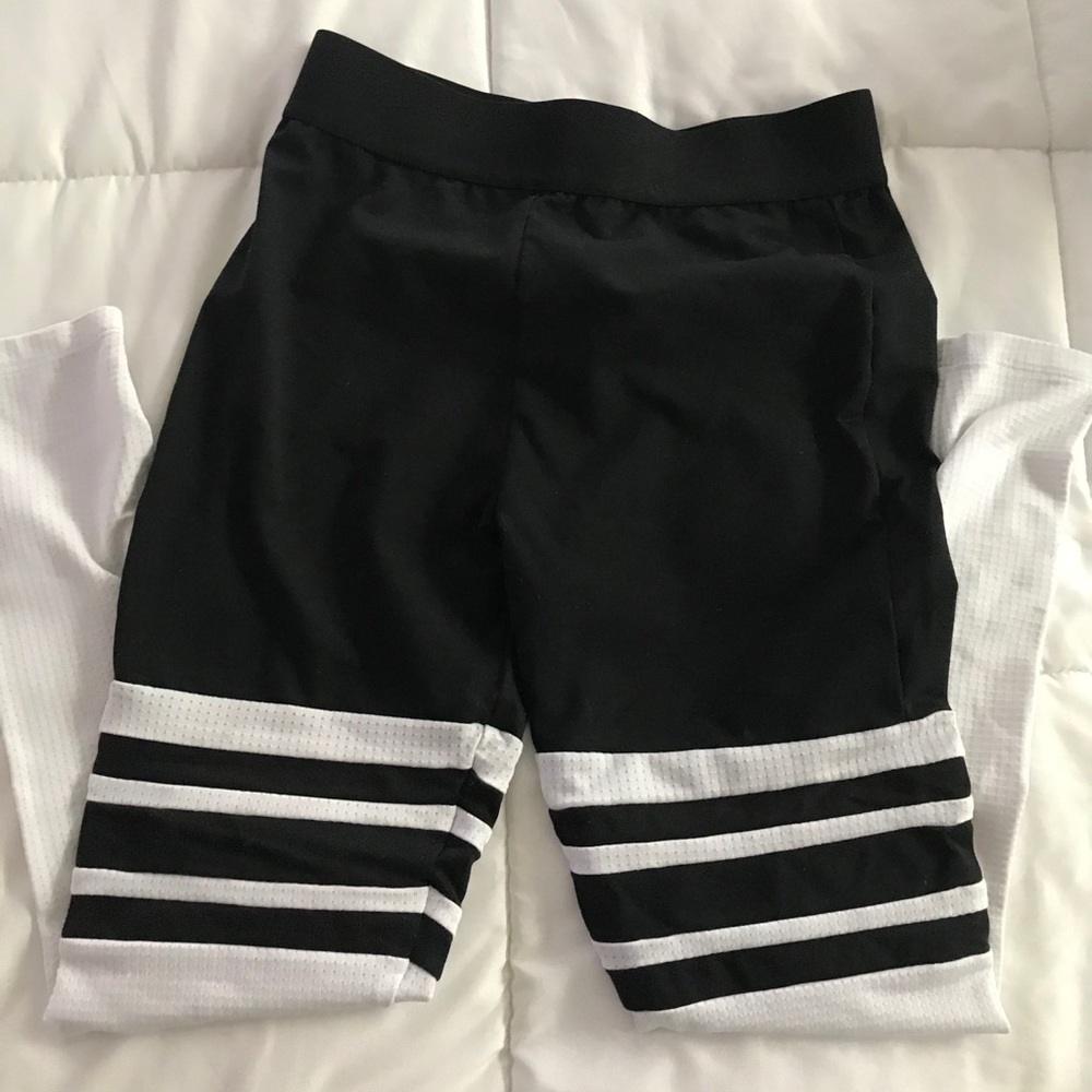 Bombshell yoga pants.